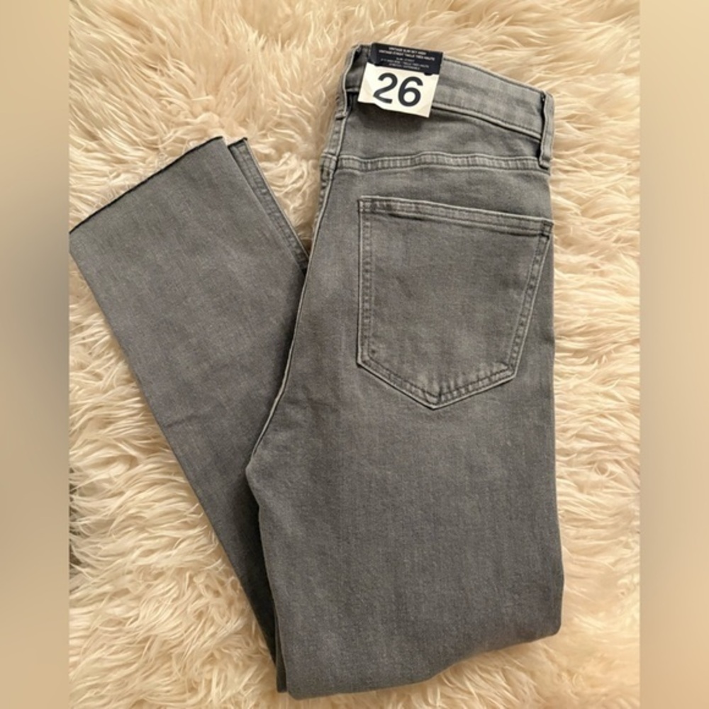 NWT Gap Vintage Slim Sky High Gray Jeans Raw Hem Size 26 Ankle Length